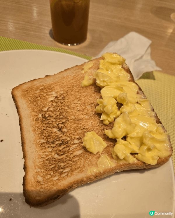 生蠔大隻，唔多人唔洗排長龍等拎食物，座位闊落唔擠迫，環境寧靜...