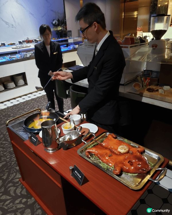 早排屋企人過生日，特登揀咗去六國酒店 Le Menu 食自助...