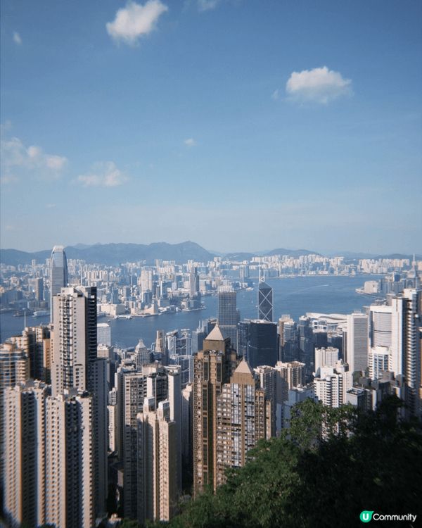 香港山頂完美親子一日遊：搭乘復古纜車飽覽市景，漫步平緩的盧吉...