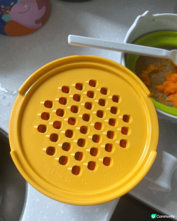 對於肓兒好物, 我想推介Combi既餐具套裝. 我家BB去到...