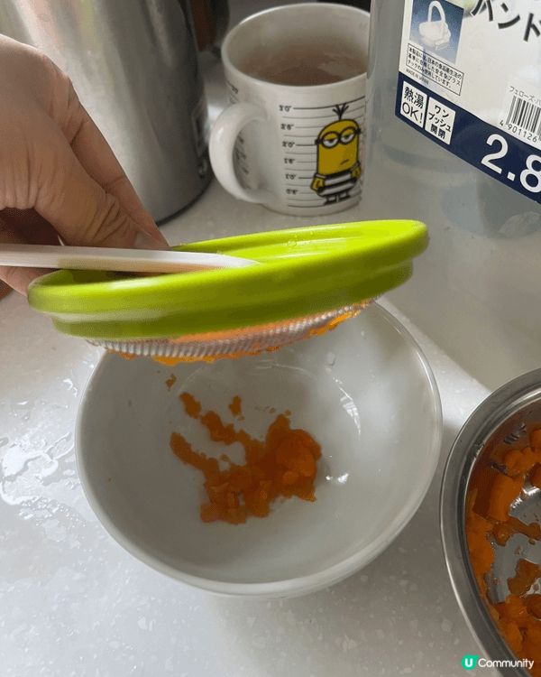 對於肓兒好物, 我想推介Combi既餐具套裝. 我家BB去到...