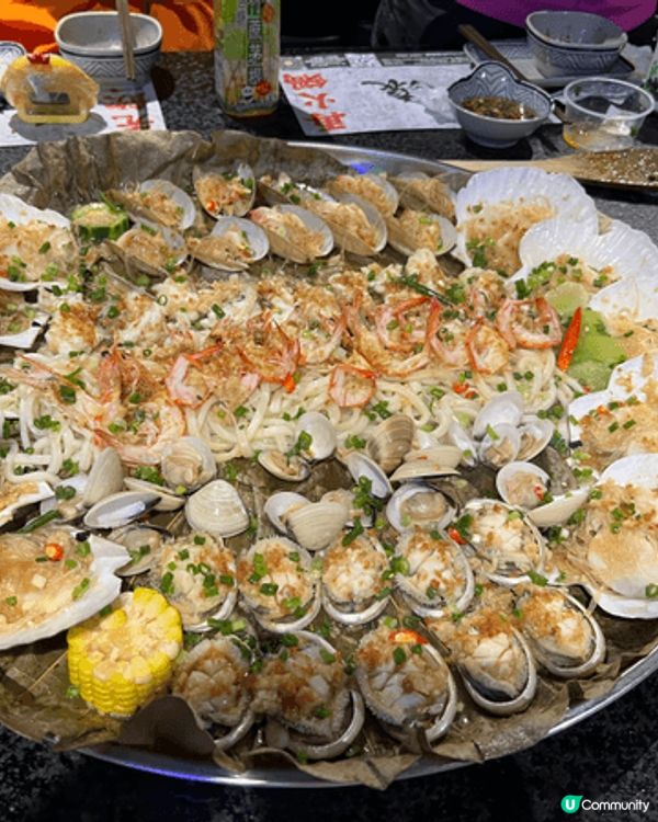 食自助餐環境舒適，食物種類多元化，新鮮美味，服務質素都非常重...