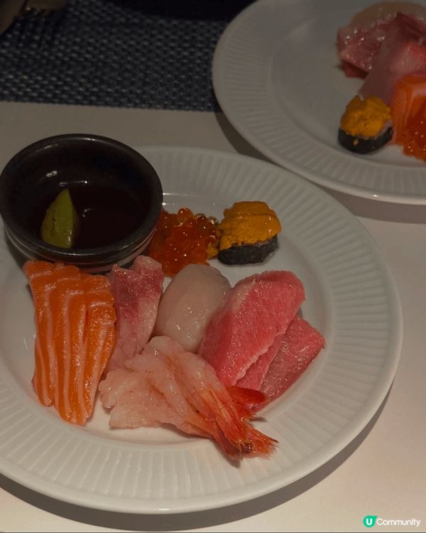 食物質素高，種類非常多，拖羅不是每間酒店都有，然而還是非常高...
