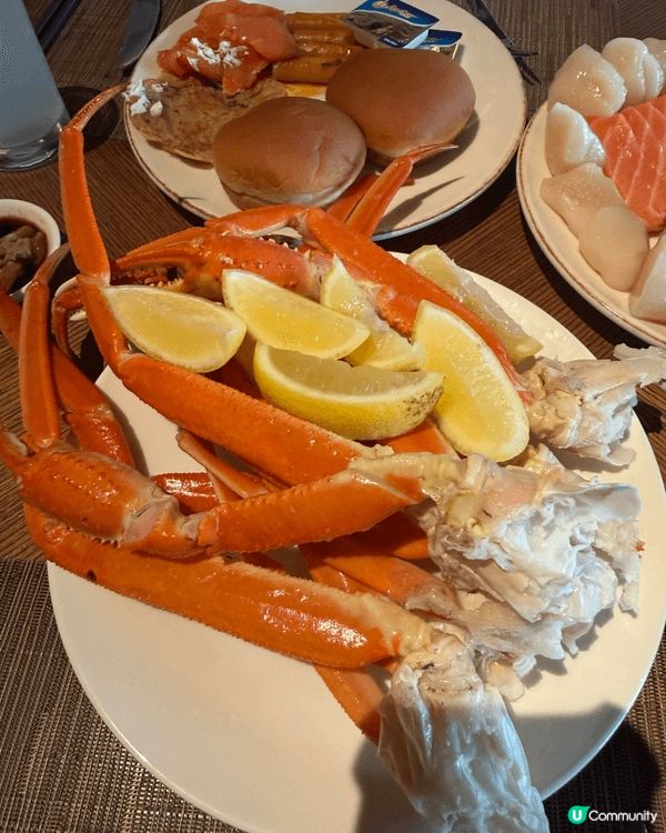 我們一家也很喜歡去不同的酒店食自助餐，最近發現東涌一間酒店性...