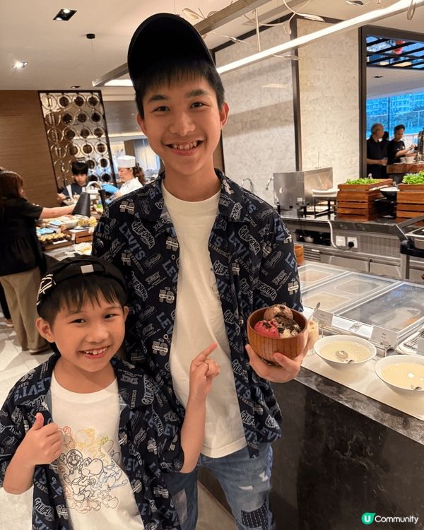 我們一家也很喜歡去不同的酒店食自助餐，最近發現東涌一間酒店性...