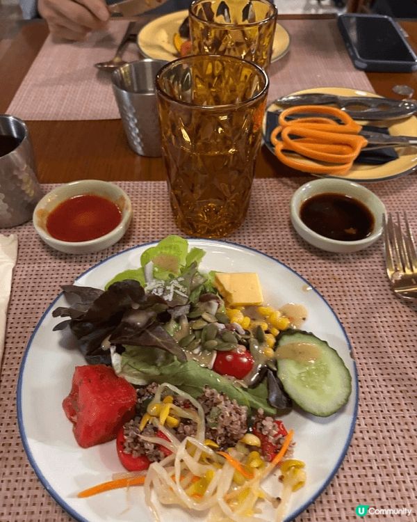 佐顿逸東酒店的自助餐真的不錯，有即開生蠔，食佢半打，已值回票...