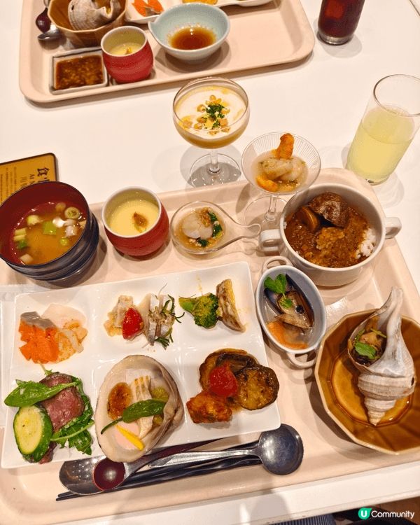 呢個自助餐係北海道洞爺湖一間溫泉酒店嘅自助晚餐，野食款式好多...