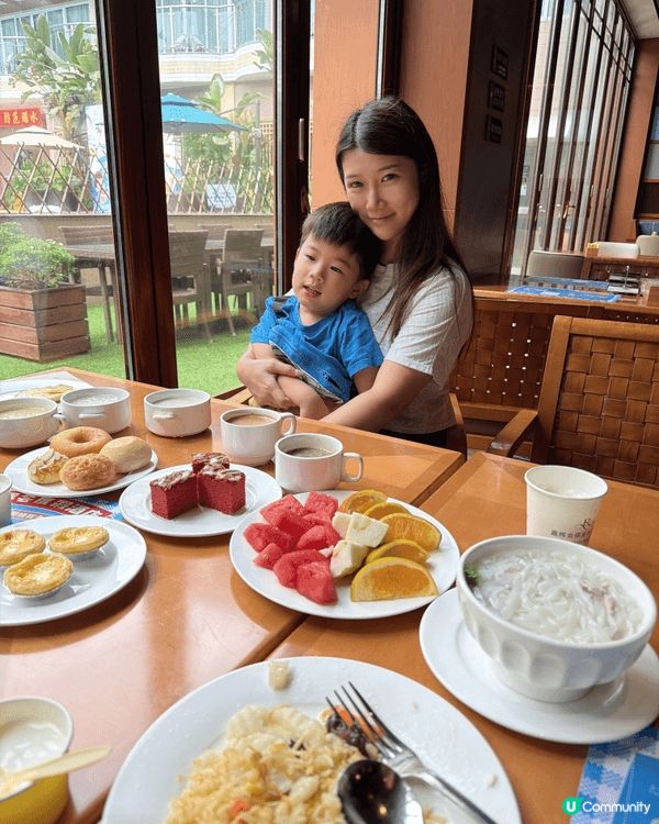超多嘢食，種類非常豐富，有中式食物，也有西式食物，連其他少數...