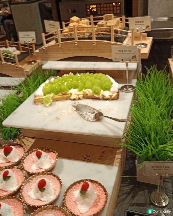 終於抽到時間去東涌世茂喜來登嘅嶼坊食自助晚餐，由市中心搭車過...