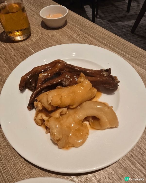 JW Marriott 仍然可以保持水準, 食物有龍蝦, 鵝...