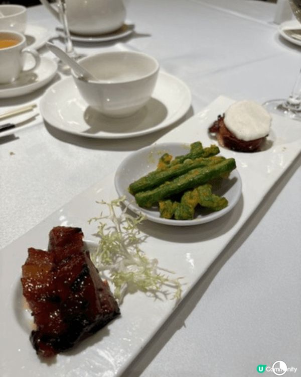灣仔六國酒店的中菜非常精緻又好味，燉湯非常鮮甜，蟹肉非常惹味...