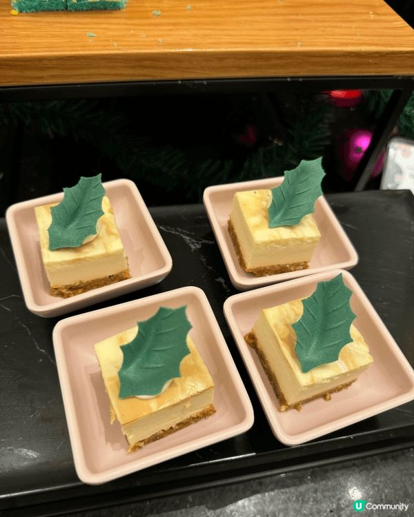 今次來到香港迪士尼樂園酒店的翠樂庭餐廳享用自助餐，一踏進餐廳...