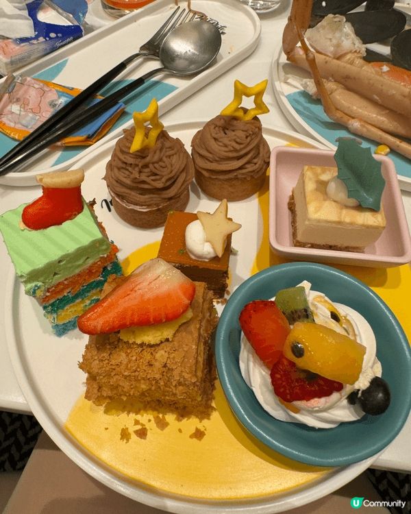 今次來到香港迪士尼樂園酒店的翠樂庭餐廳享用自助餐，一踏進餐廳...