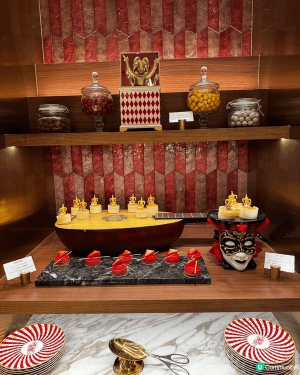 一向喜歡吃喝玩樂既我，當然要周圍試吓不同的自助餐，今次食到澳...