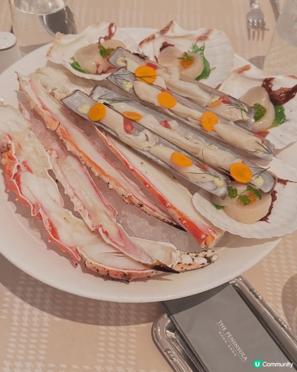 四個女人生日慶祝，第一次到半島酒店食自助餐，感覺同其他酒店完...
