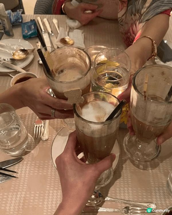 四個女人生日慶祝，第一次到半島酒店食自助餐，感覺同其他酒店完...