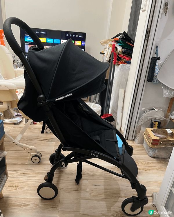 Combi high chair 方便靈活移動，隨處都可以照...