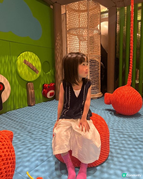 香港富麗敦海洋公園酒店，主打奢華海景與親子度假，提供無邊際泳...