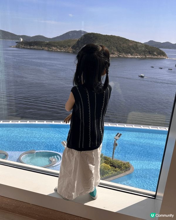 香港富麗敦海洋公園酒店，主打奢華海景與親子度假，提供無邊際泳...
