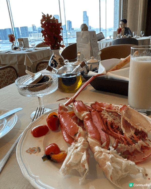 望住優美嘅維港景色，品嚐優質食材加上魚子醬紅白酒任飲，黑松露...