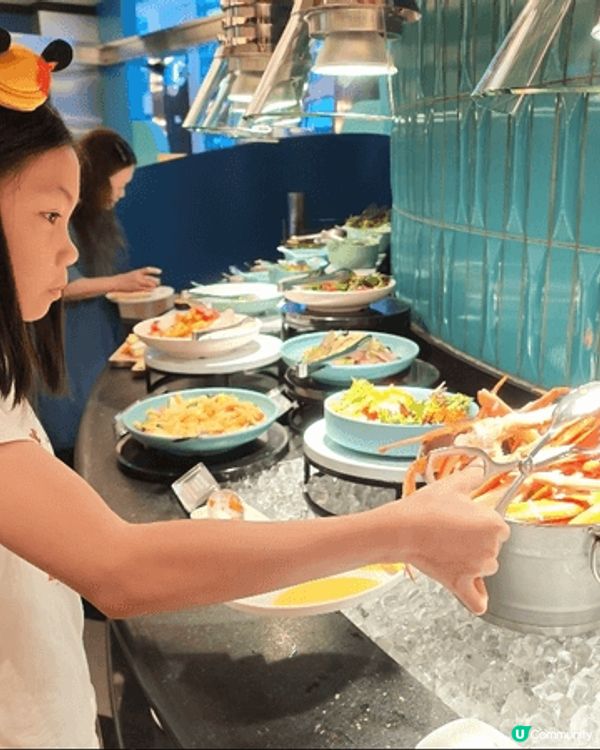 位於香港迪士尼好萊塢酒店的藝彩廚自助餐，雖然食物的選擇不算多...