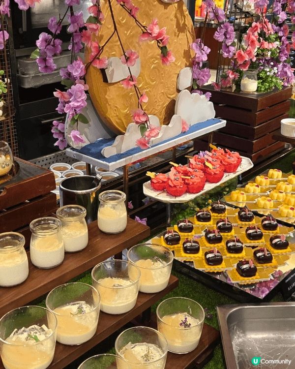 尖東香格里拉自助餐，勁多甜品，唔太甜，好好味。