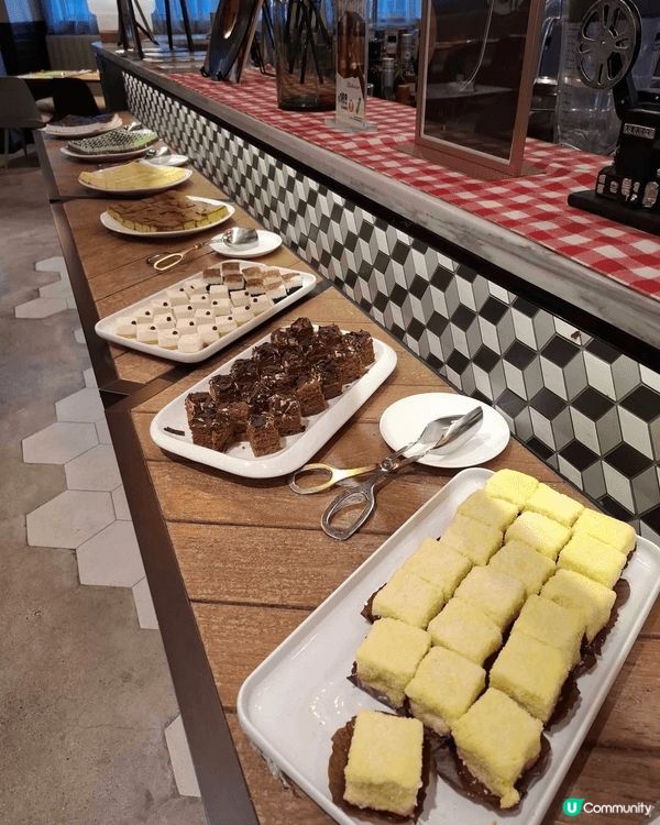 之前去了荃灣旭逸酒店食自助晚餐，雖然平，但性價比高，有生蠔，...
