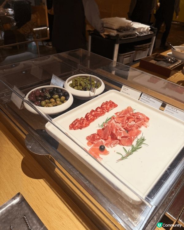 食物新鮮 高質 多種類 甜品種類多 環境乾淨舒服 服務好 同...