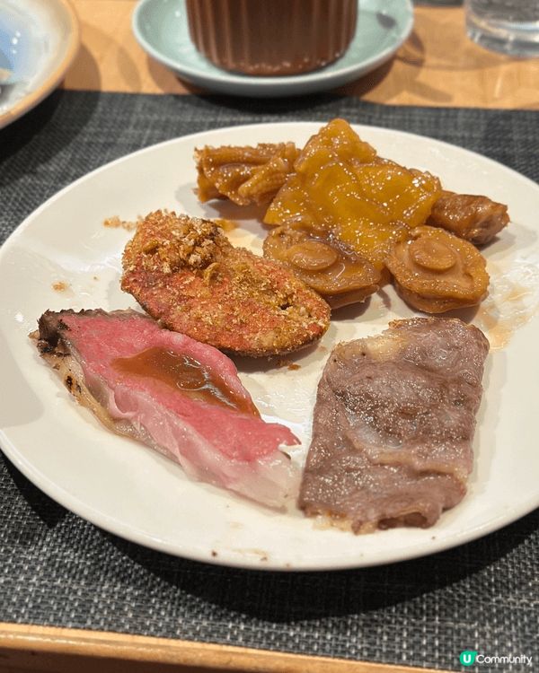 呢間嘅自助晚餐真係超多野食😍飲品除咗有紅白餐酒之外，仲有咖啡...