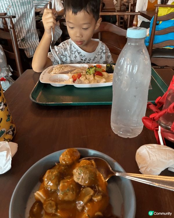 香港迪士尼冰雪奇緣餐廳兒童餐，美味又營養豐富，另外配搭一去雪...