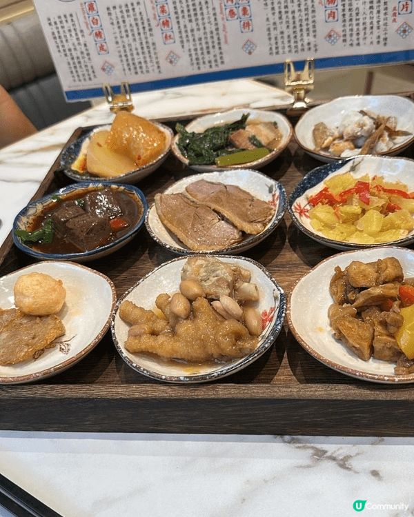 這三張圖片展示了不同的特色美食：