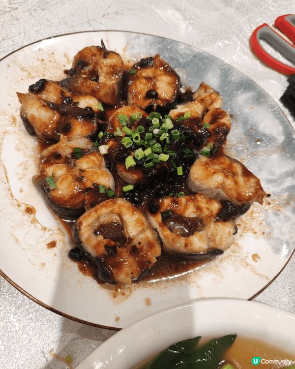 今晚約朋友食個普通晚飯去到奶路臣街33號［茶皇殿］，平日晚上...