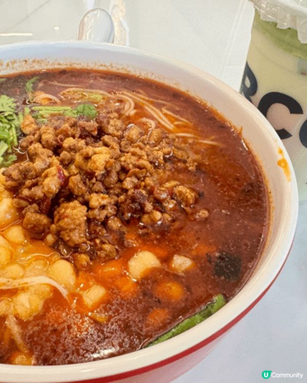 來自新疆的美食，新疆嘅羊肉真係好味到爆，一D羶味都冇，而且又...