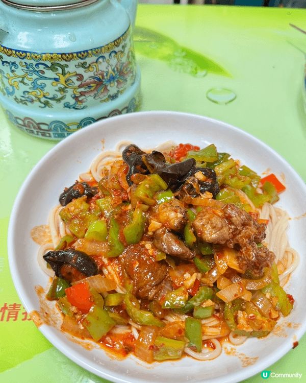 來自新疆的美食，新疆嘅羊肉真係好味到爆，一D羶味都冇，而且又...