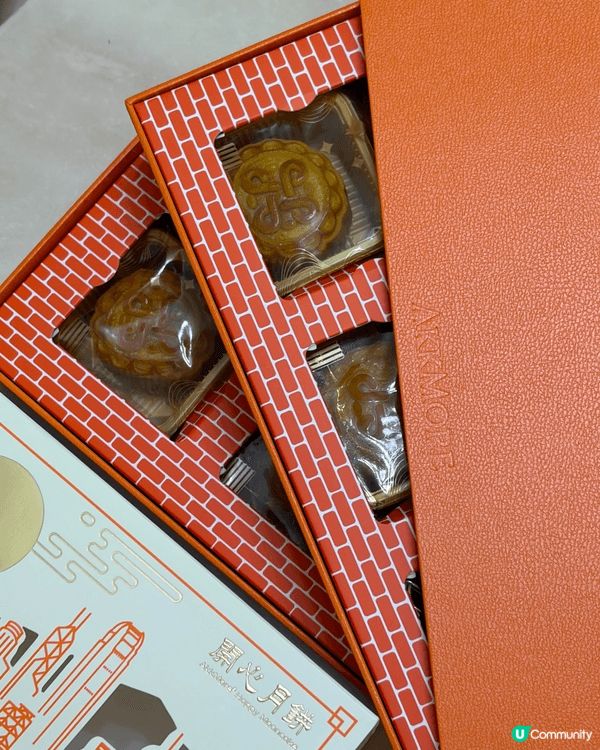 尋日啱啱收到盒｢科記甜品｣嘅月餅禮盒🎁 一打開就忍唔住即刻試...