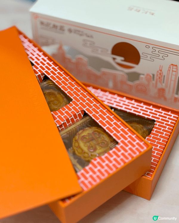 尋日啱啱收到盒｢科記甜品｣嘅月餅禮盒🎁 一打開就忍唔住即刻試...