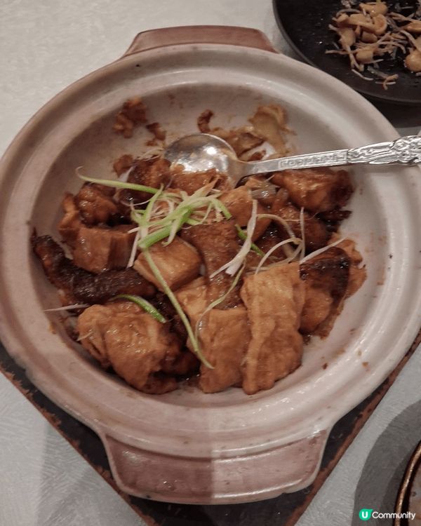 萬麗酒店滿福樓幾有水準,尤其是呢個時菜魚蛋,魚肉味充滿曬口腔...