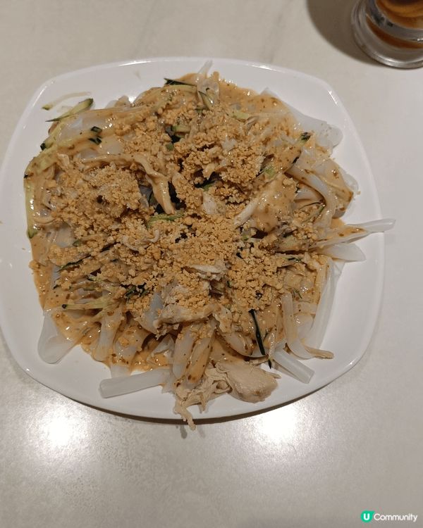 九龍城晶百合餐廳，無去一排，質素無退步，尚算保持水準，不過不...