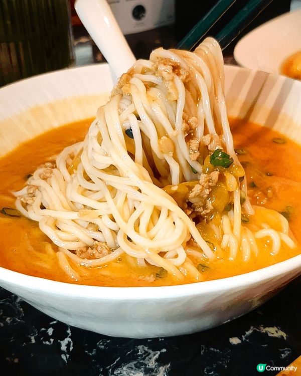 「个園」座落位於揚州市，係中國四大名園之一，有淮揚菜及滬菜之...