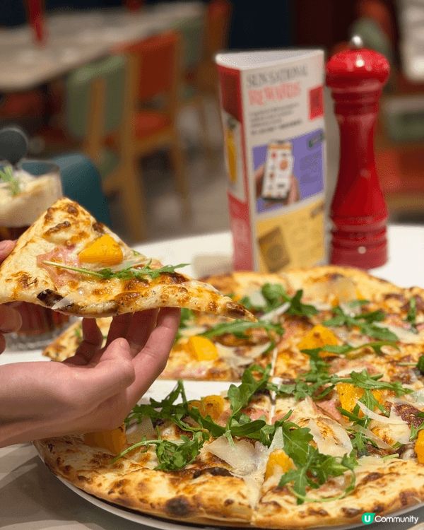 PizzaExpress嘅Pizza 估唔到咁好食，餅底好薄...