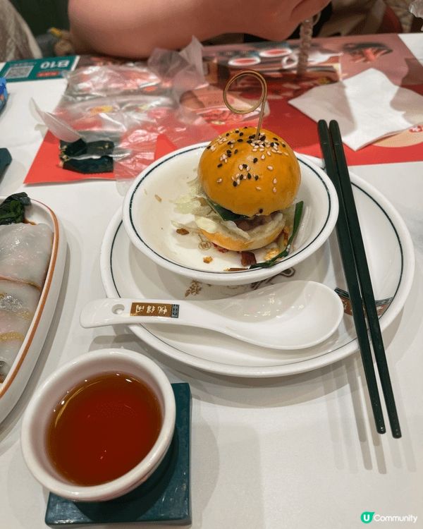 上中山飲茶、叫咗幾碟點心🍮好好味，非常精緻嘅巧手、做出嚟點心...