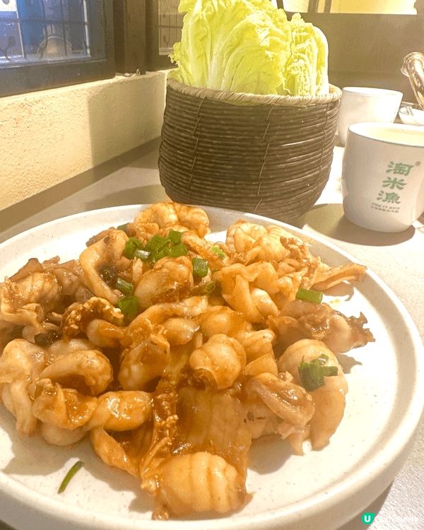 餐廳環境精緻有格調，主打脆鯇同粥底火鍋，好耐無打邊爐，特登排...