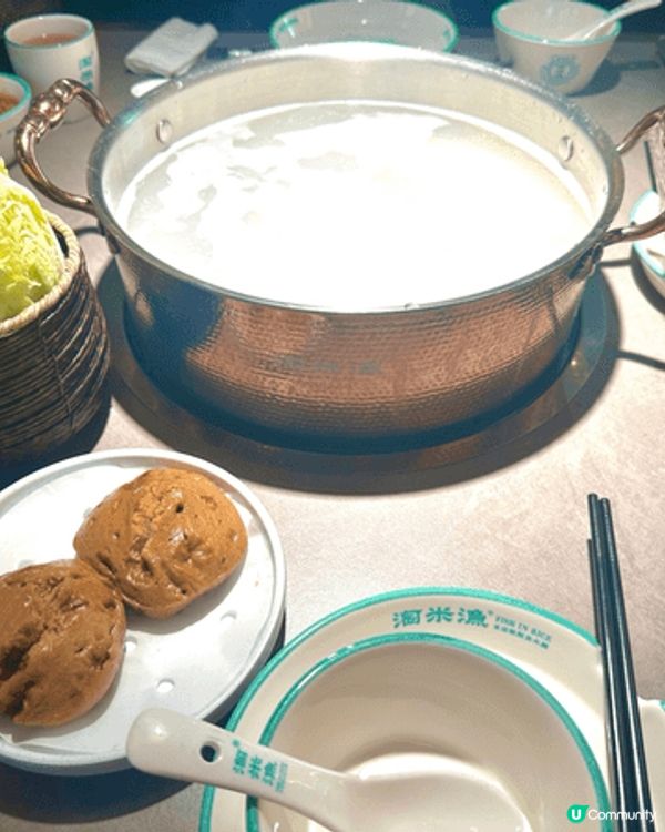 餐廳環境精緻有格調，主打脆鯇同粥底火鍋，好耐無打邊爐，特登排...