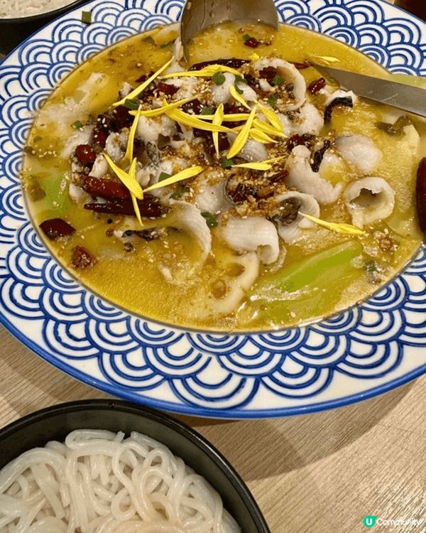 我每個星期都會出去食我至愛嘅酸菜魚，呢間位於馬鞍山嘅「小娘酸...