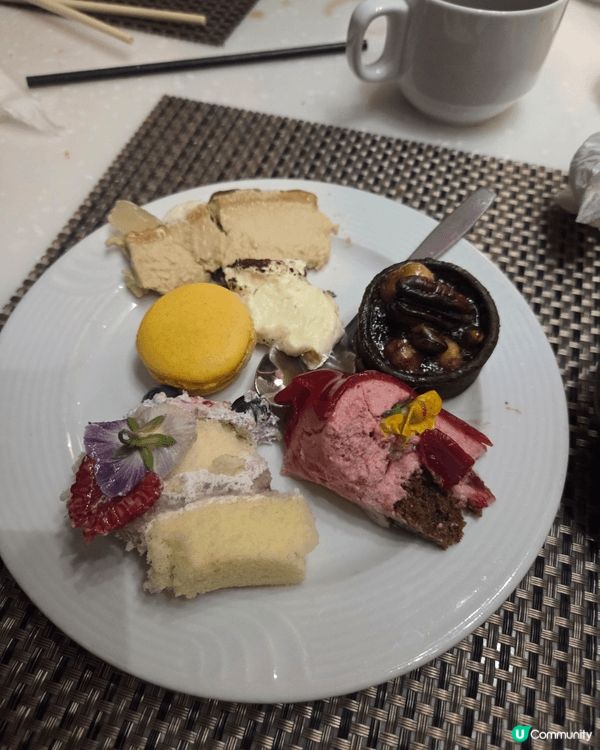 最近去左荃灣西如心酒店食晚餐自助餐，佢係有可樂做主題，有部份...