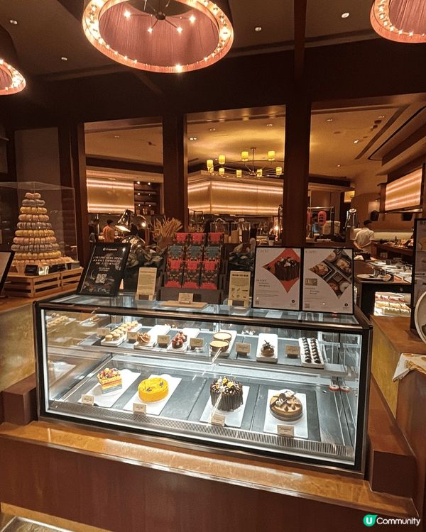 尖沙咀凱悅酒店咖啡廳主打即煮國際美饌，必吃招牌現烚活龍蝦與冰...