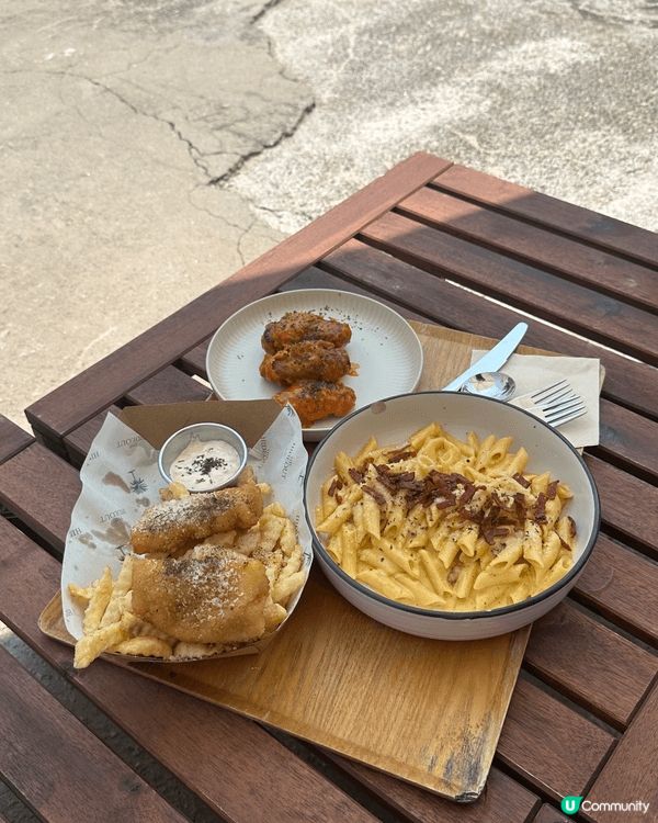 早排去咗梅窩一間好出名嘅打卡cafe~啲嘢食都唔錯，環境好似...