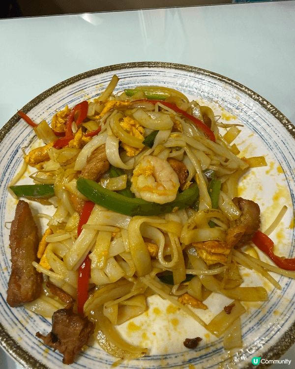 澳門葡國餐廳美食極具特色，當中以金黃酥脆的炸馬介休球最為出名...