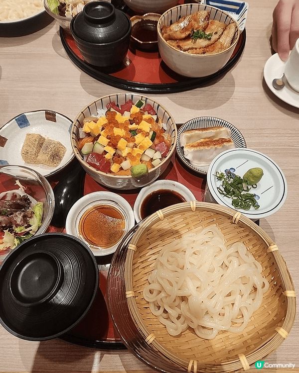 生日時於灸·宴與家人一同享受美食，留下了一段美好時光。