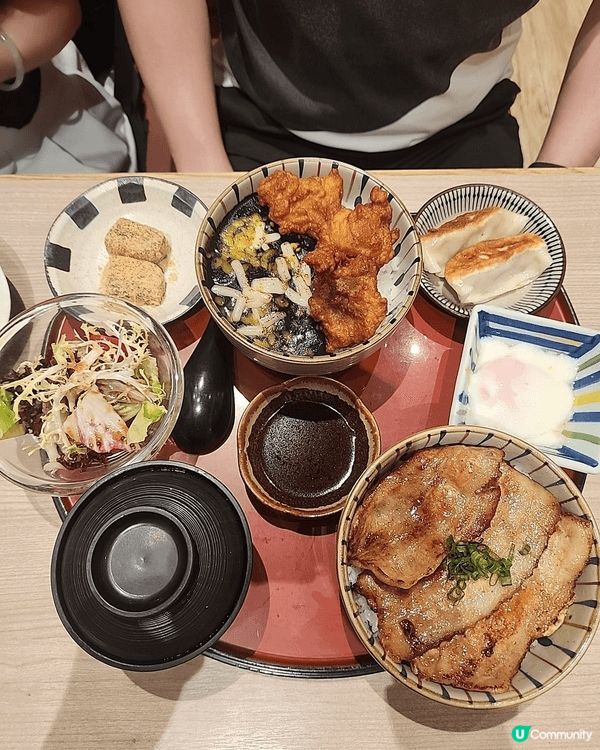 生日時於灸·宴與家人一同享受美食，留下了一段美好時光。